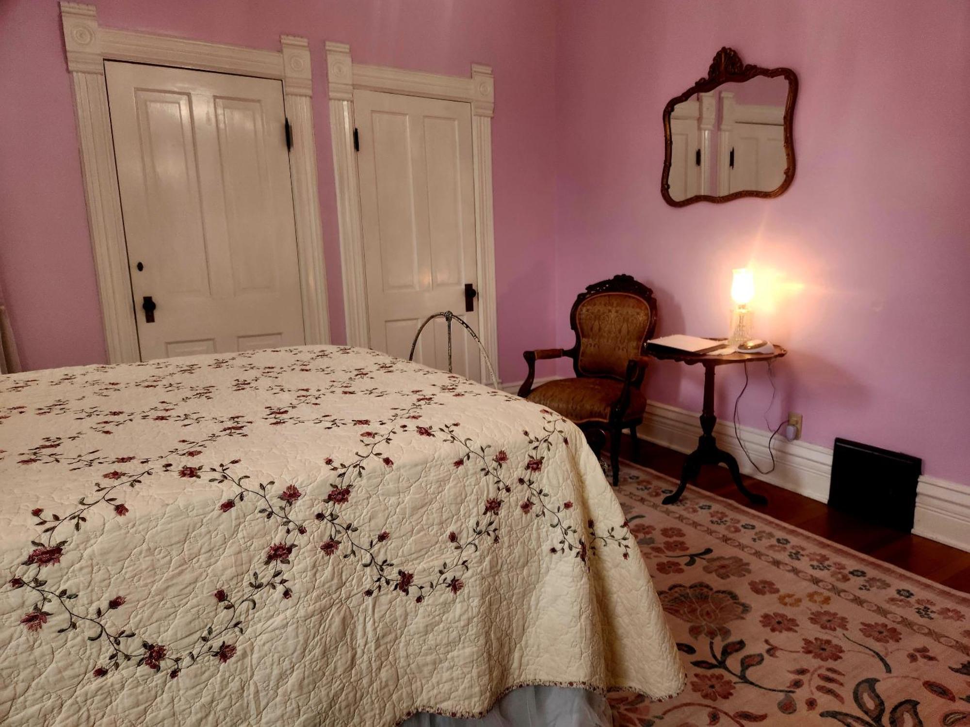 Downen House Bed & Breakfast Пуебло Номер фото